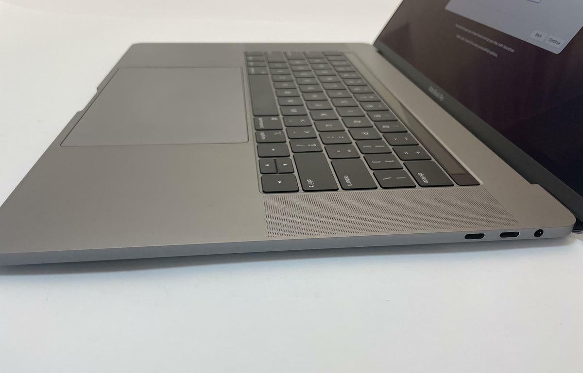 APPLE MacBook Pro A1990 2018 15" Core i7 8850H 16GB 512GB SSD Gray Catalina