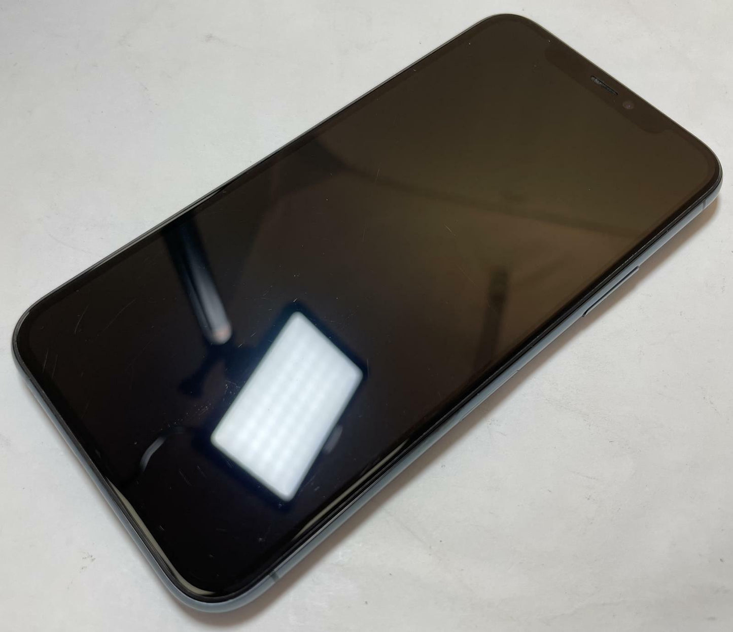 APPLE iPhone 11 Pro A2160 64GB AT&T Midnight Green iOS