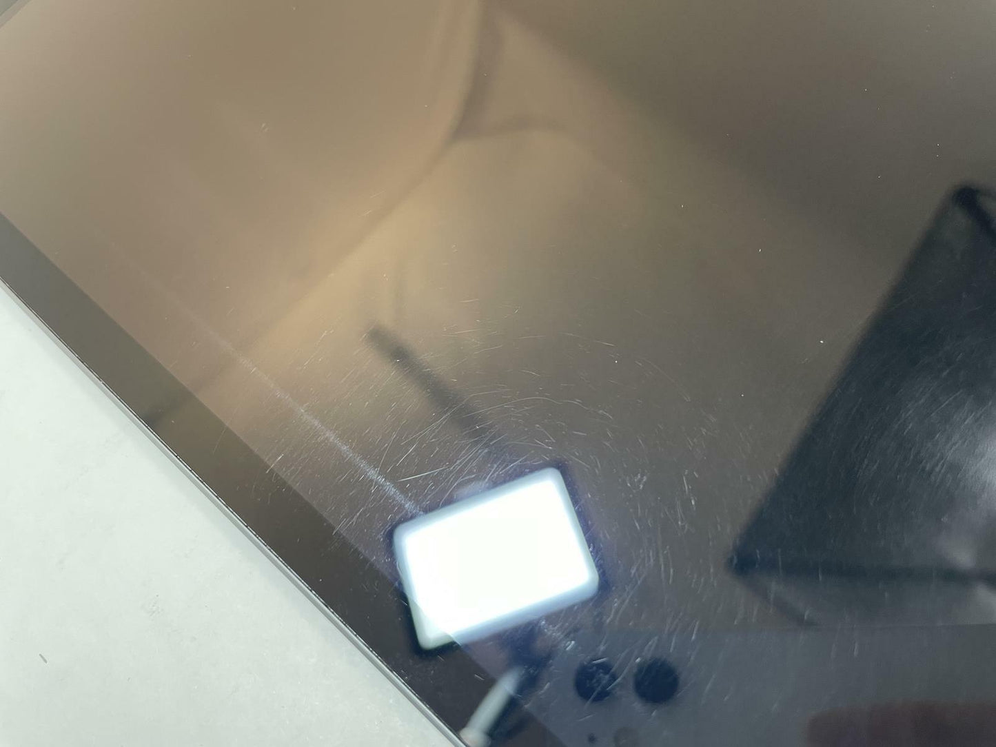 APPLE iPad 9th Gen A2603 10.2" 64GB Wi-Fi + Cellular Gray iOS