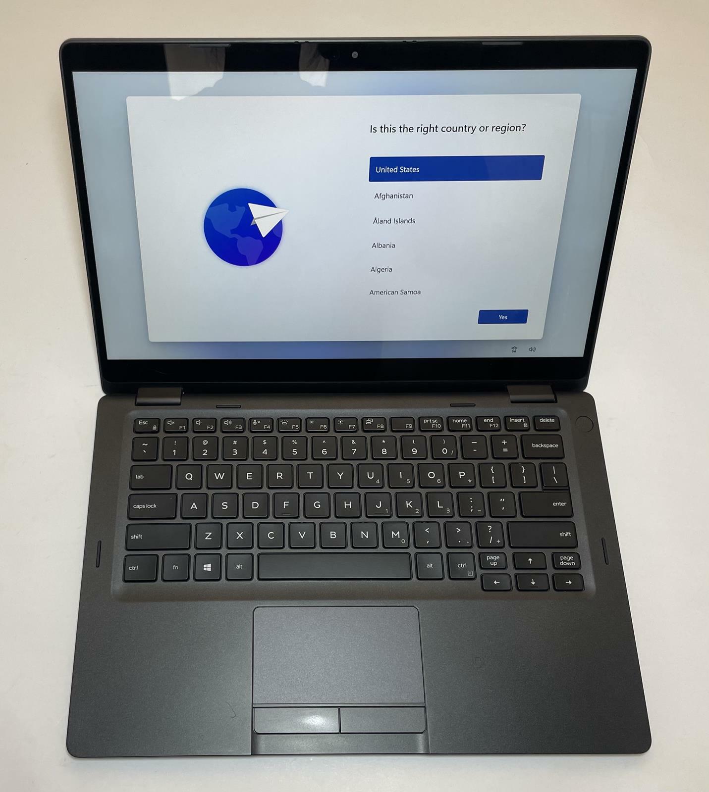 DELL LATITUDE 5300 2-IN-1 13" Laptop Core i7 8665U 16GB 256GB WIN11 -Very Good