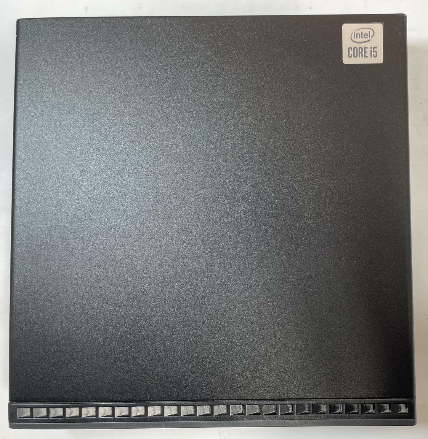 LENOVO THINKCENTRE M70Q Tiny Desktop i5-10400T 8GB 128GB NVMe Windows 11 -Good