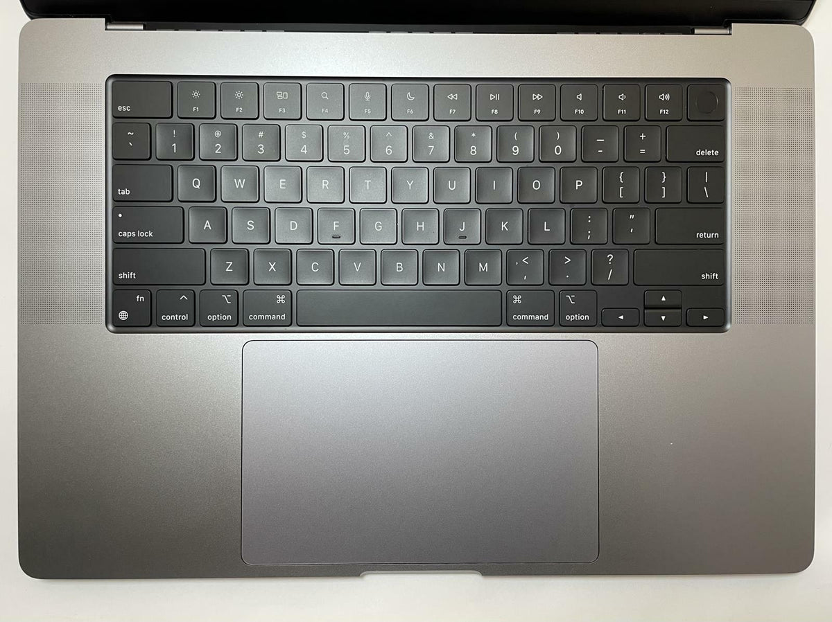 APPLE MacBook Pro A2485 2021 16" M1 Pro 32GB 1TB SSD Gray Tahoe -Very Good