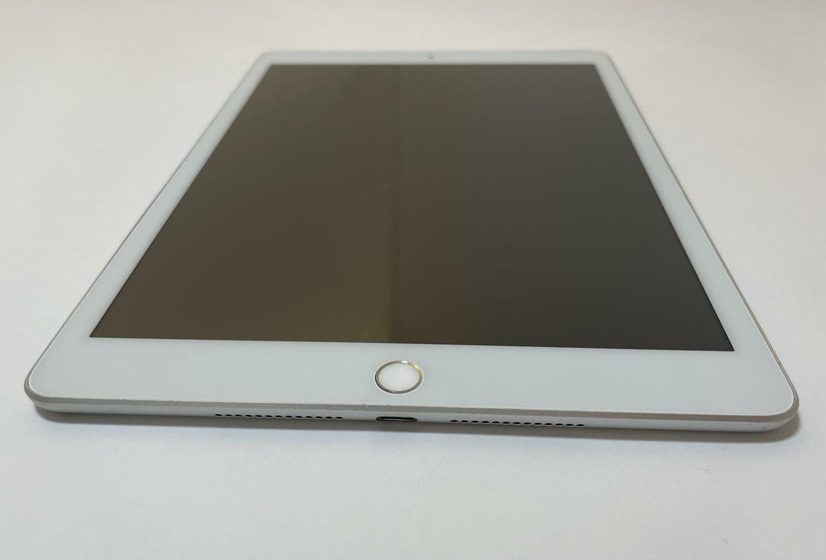 APPLE iPad (8th Gen) A2428 10.2" 32GB Unlocked White & Silver iOS