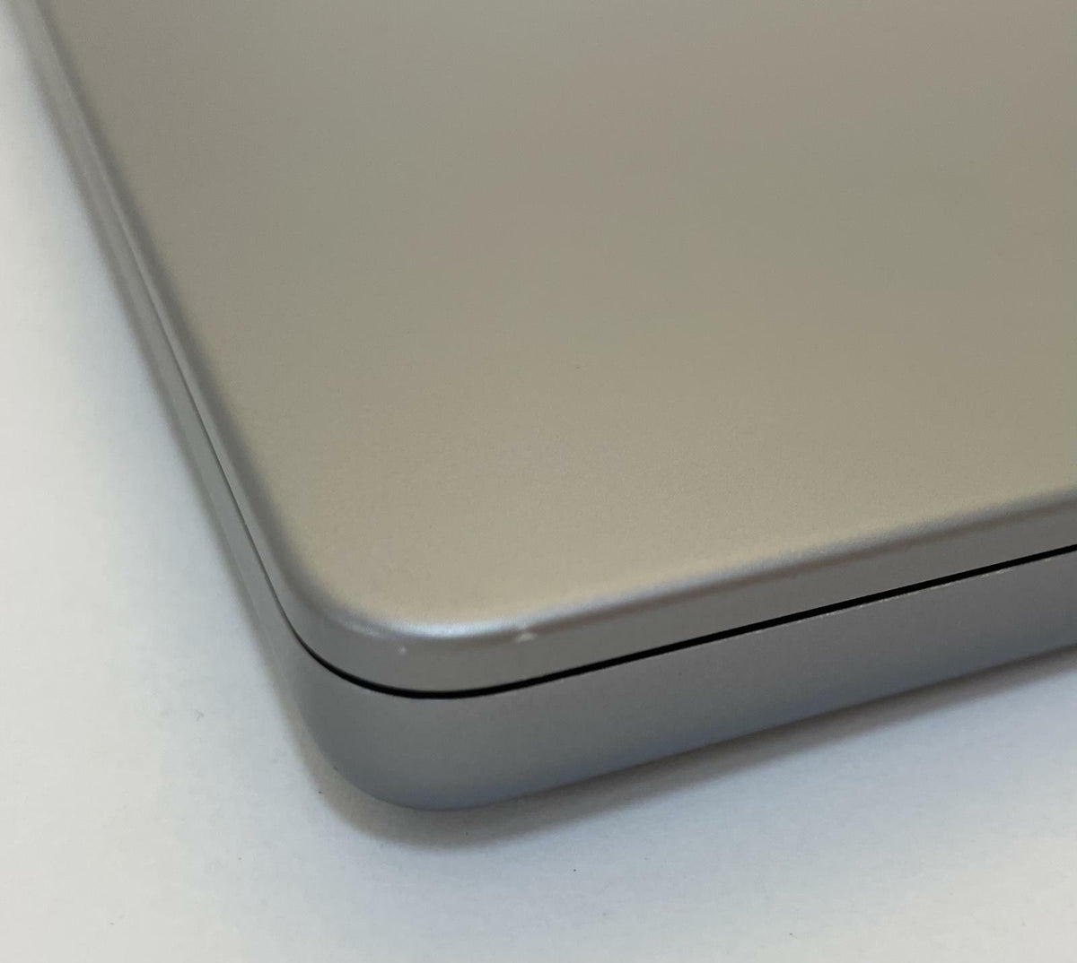 APPLE MacBook Pro A2780 2023 16" M2 Pro 32GB 512GB SSD Gray Tahoe -Good