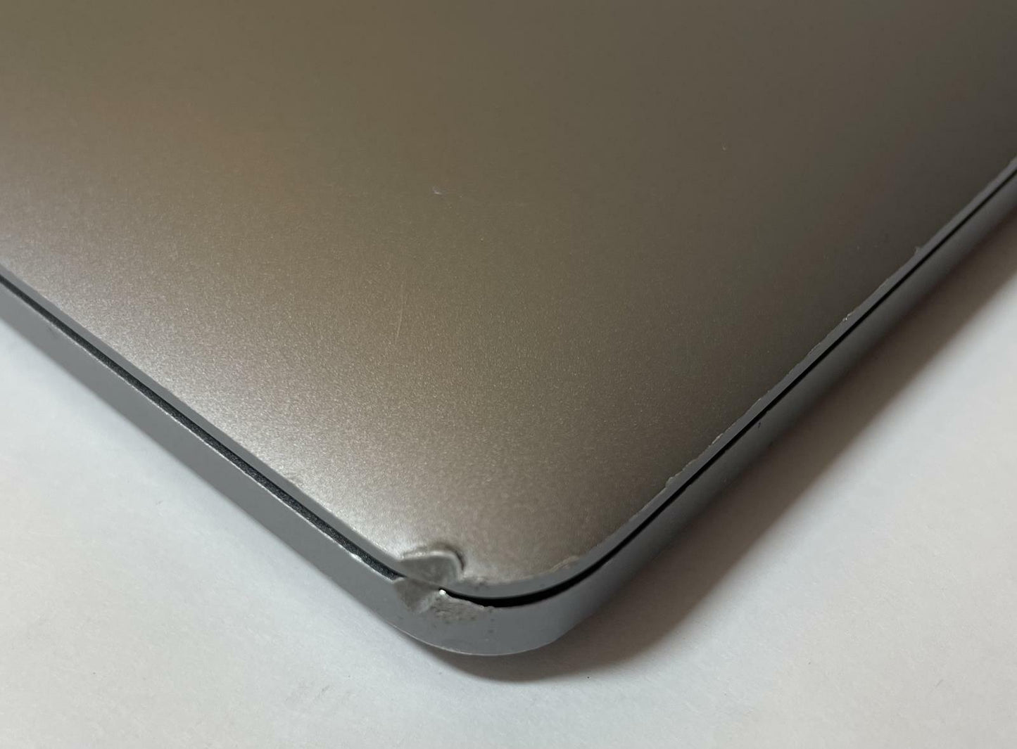 APPLE MacBook Pro A1989 2018 13" Core i7 8559U 16GB 512GB SSD Gray Sequoia