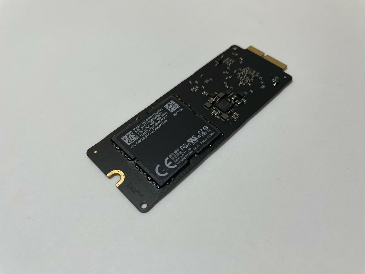SAMSUNG MZ-KKW1T00/0A7 1TB SSPOLARIS PCIe Blade SSD - Apple 655-1995E