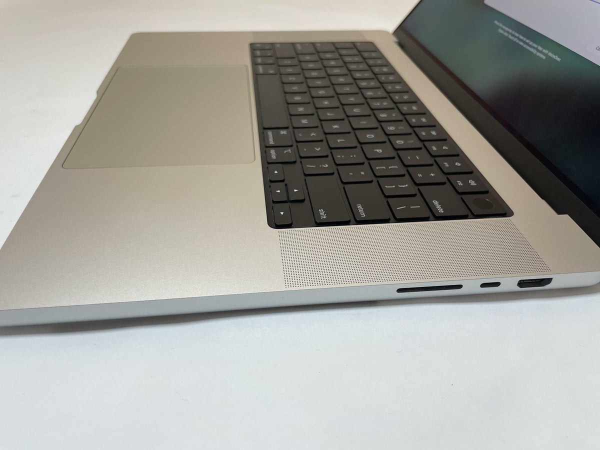 APPLE MacBook Pro A2485 2021 16" M1 Pro 16GB 512GB SSD Silver Tahoe -Very Good