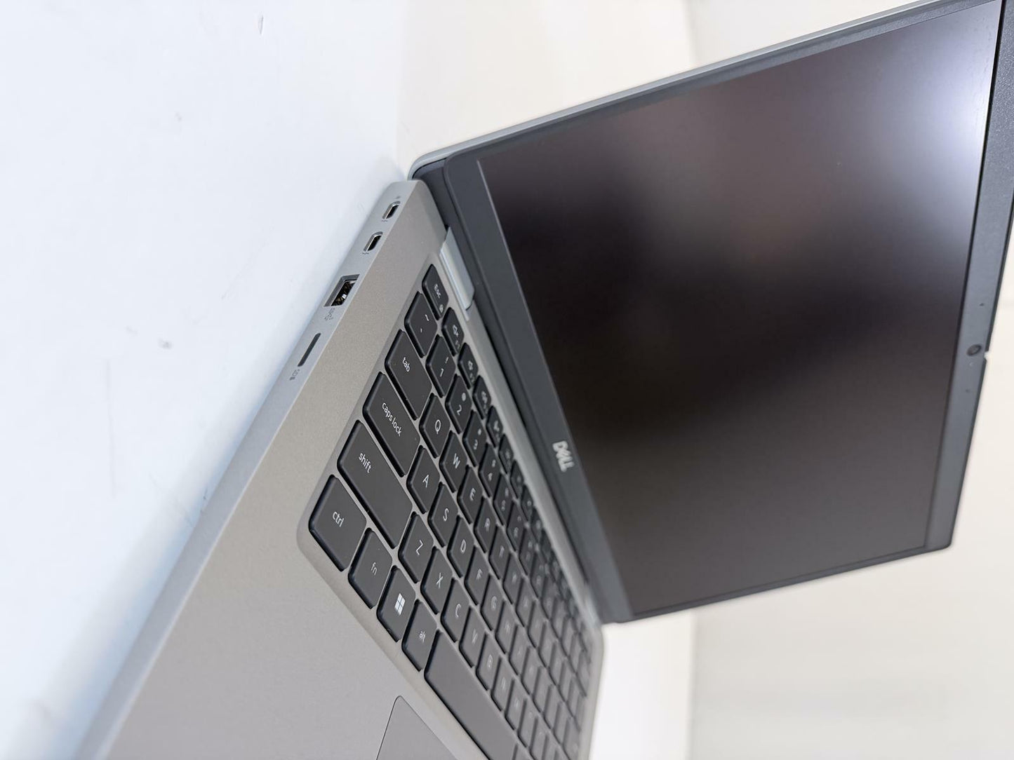 DELL LATITUDE 5330 13" Laptop Core i5-1245U 16GB 256GB NVMe Windows 11 Pro -Good