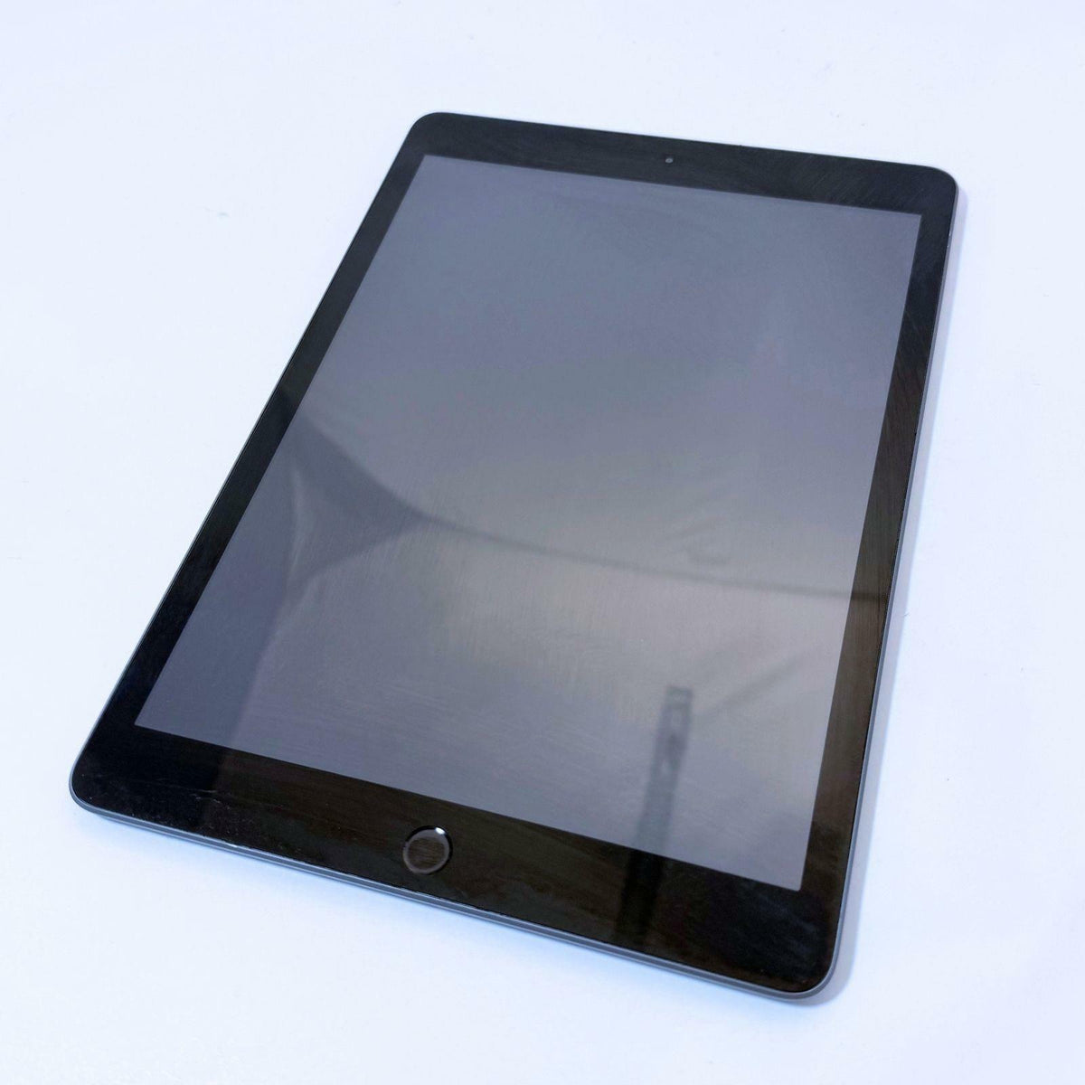 Apple iPad (8th Gen) A2270 10.2" 32GB WiFi Space Gray - Very Good