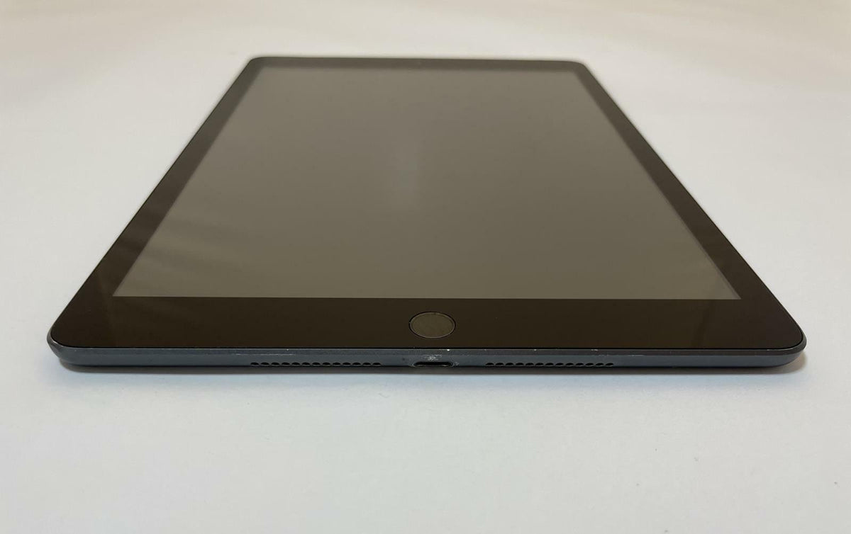 APPLE iPad (8th Gen) A2428 10.2" 32GB Unlocked Black & Gray iOS -Good