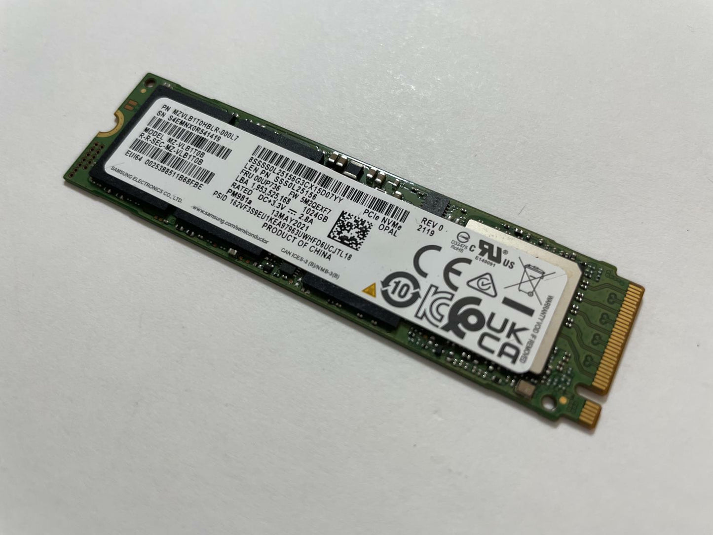 SAMSUNG MZ-VLB1T0B PM981a 1TB M.2 2280 PCIe 3 x4 NVMe Internal SSD