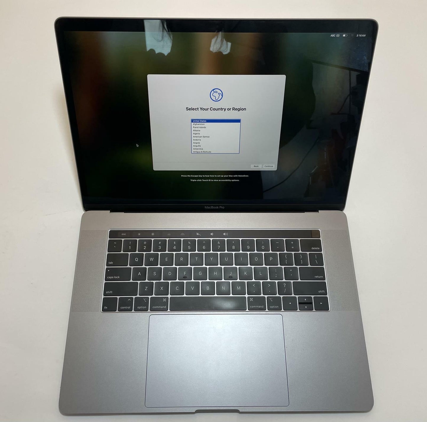 APPLE MacBook Pro A2251 2020 13" i7 1068NG7 16GB 2TB SSD Gray Sequoia -Very Good