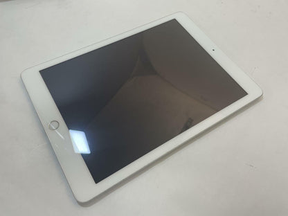 APPLE iPad 5th Gen A1823 9.7" 32GB Unlocked Silver/White iOS -Very Good