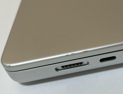 APPLE MacBook Pro A2485 2021 16" M1 Pro 16GB 512GB SSD Silver Tahoe -Good