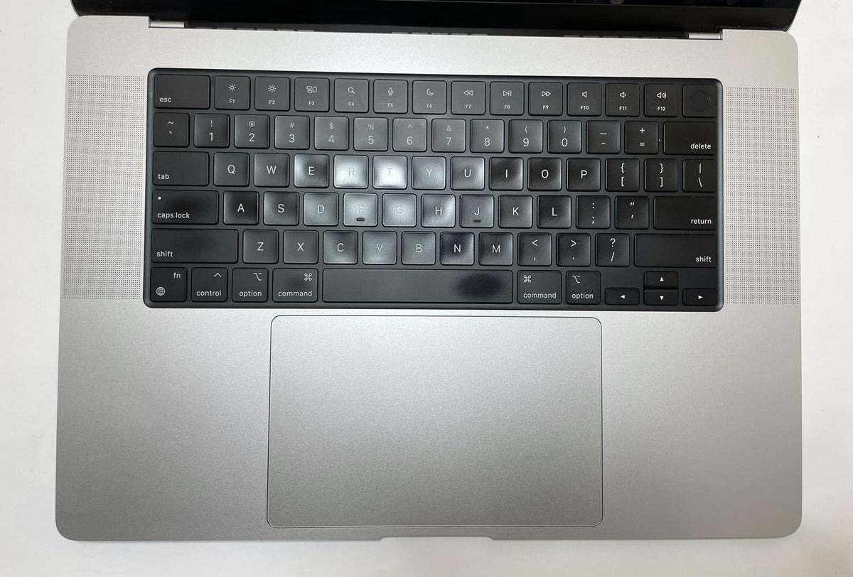 APPLE MacBook Pro A2780 2023 16" M2 Pro 16GB 512GB SSD Silver Tahoe -Good