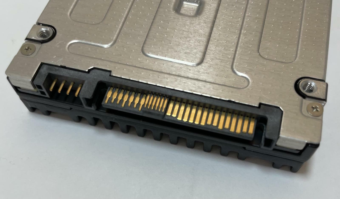 Dell TOSHIBA PX05SVB384Y 3.84TB 2.5" SAS 12Gbps Internal SSD