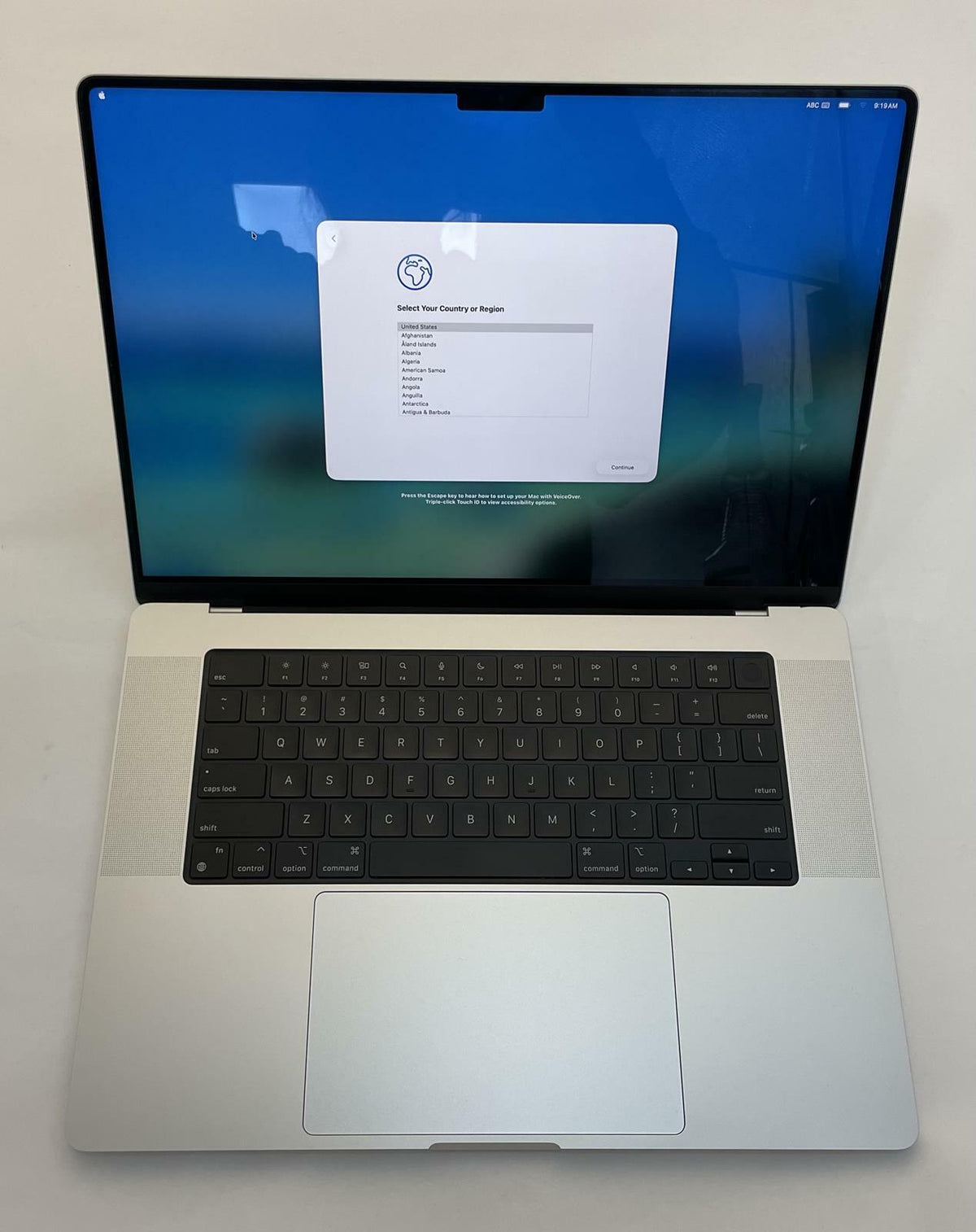 APPLE MacBook Pro A2485 2021 16" M1 Pro 16GB 512GB SSD Silver Tahoe -Good