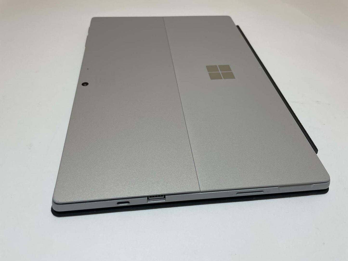 MICROSOFT SURFACE PRO 7 12" i5 1035G4 8GB 256GB W11P W/ Keyboard -Good