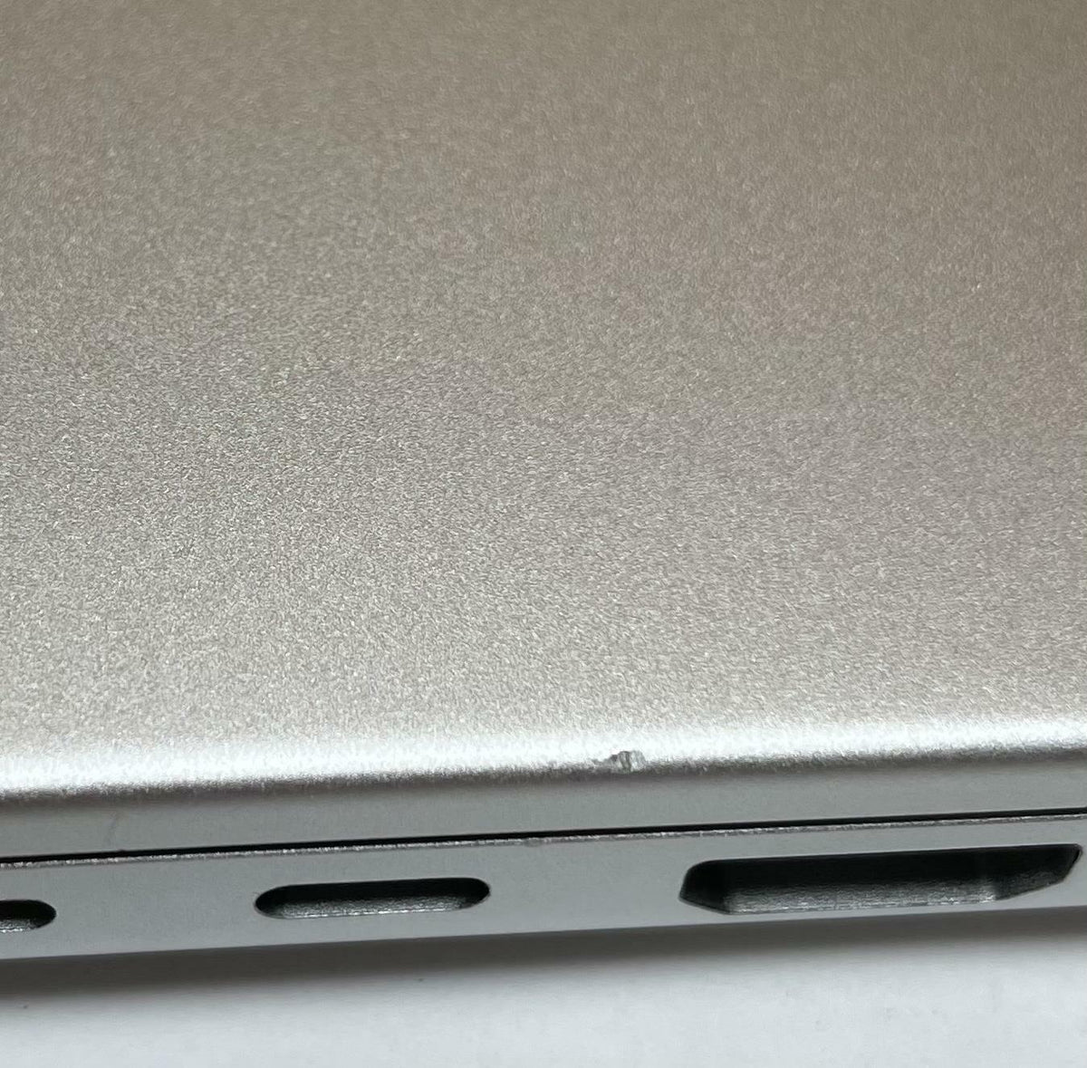 APPLE MacBook Pro A2485 2021 16" M1 Pro 16GB 512GB SSD Silver Tahoe -Good