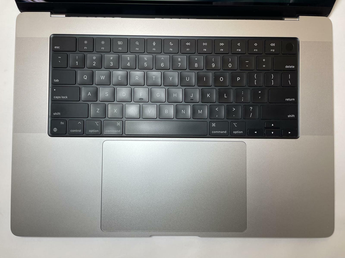 APPLE MacBook Pro A2485 2021 16" M1 Pro 16GB 512GB SSD Silver Tahoe -Very Good