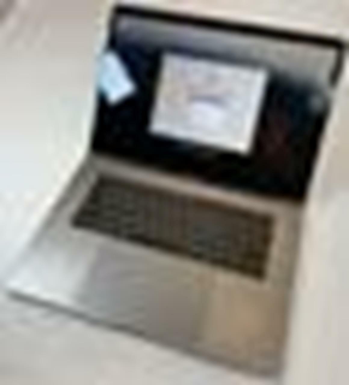 APPLE MacBook Pro A1990 2019 15" Core i9 9880H 512GB 16GB SSD Gray Sequoia