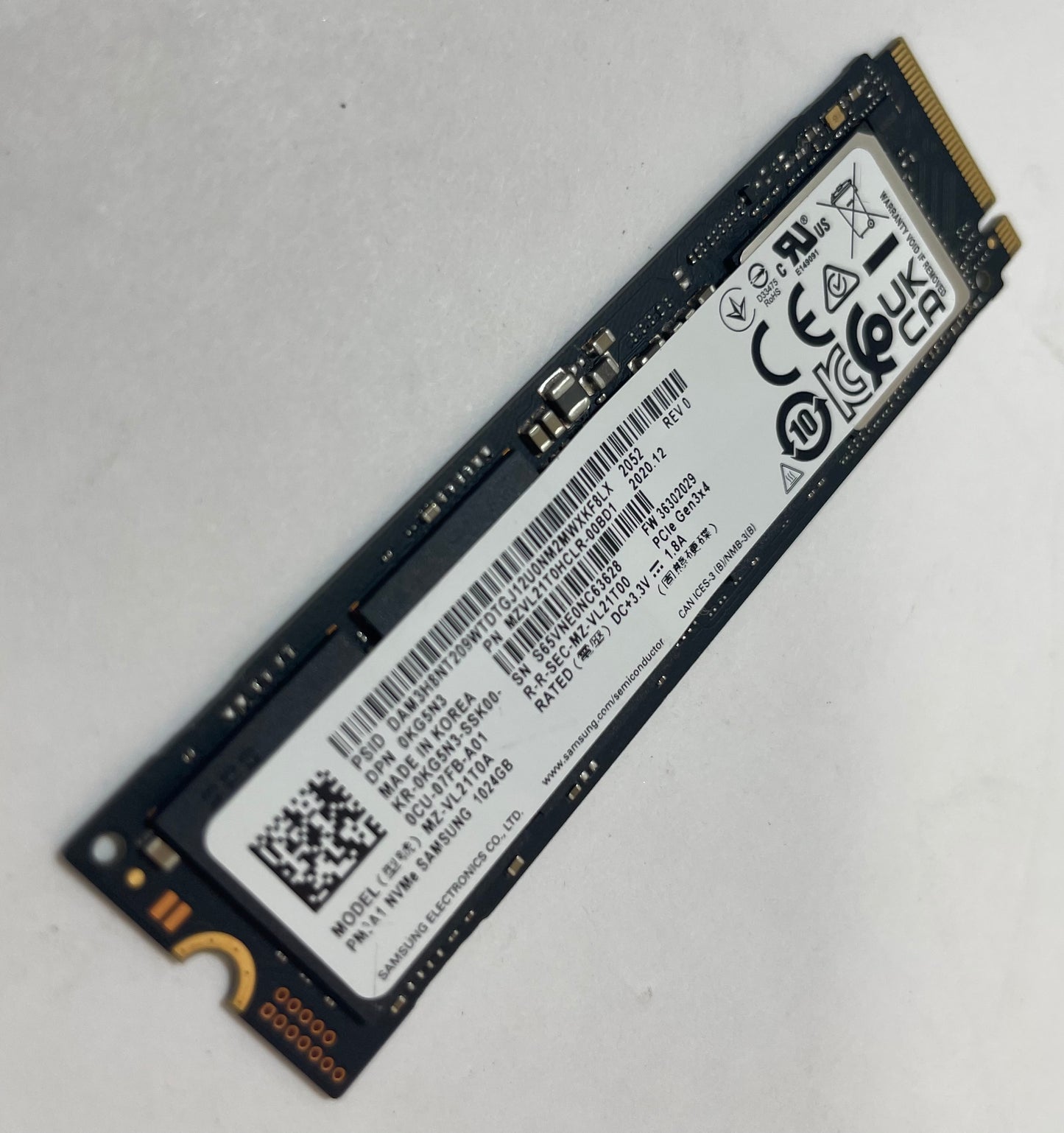 SAMSUNG MZ-VL21T0A 1TB NVMe M.2 SSD Model PM9A1 -Excellent