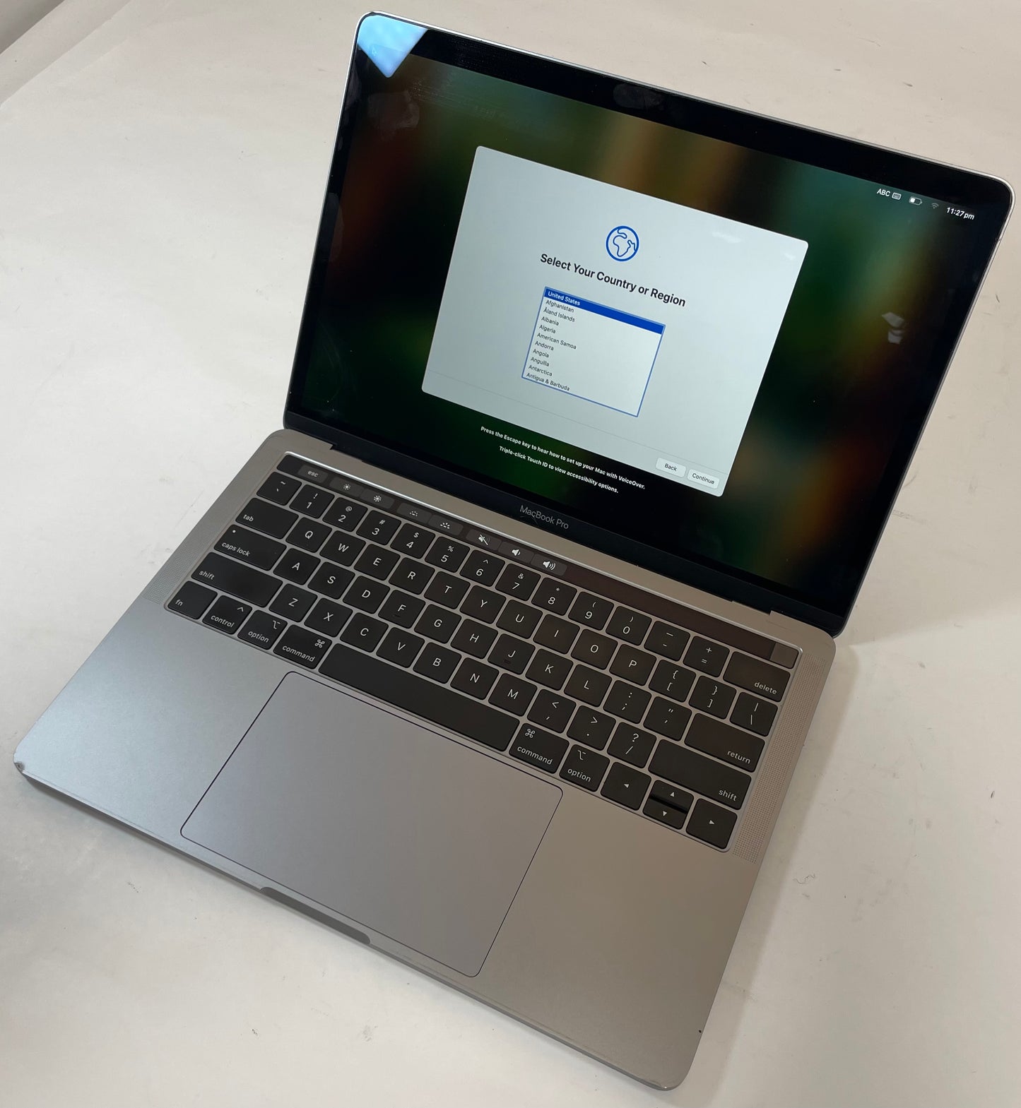 APPLE MacBook Pro A1989 2018 13" Core i7 8559U 1TB 16GB SSD Gray Sequoia -READ