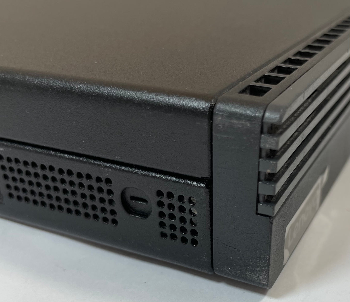 LENOVO THINKCENTRE M70Q Tiny Desktop i5-10400T 8GB 128GB NVMe Windows 11 -Good