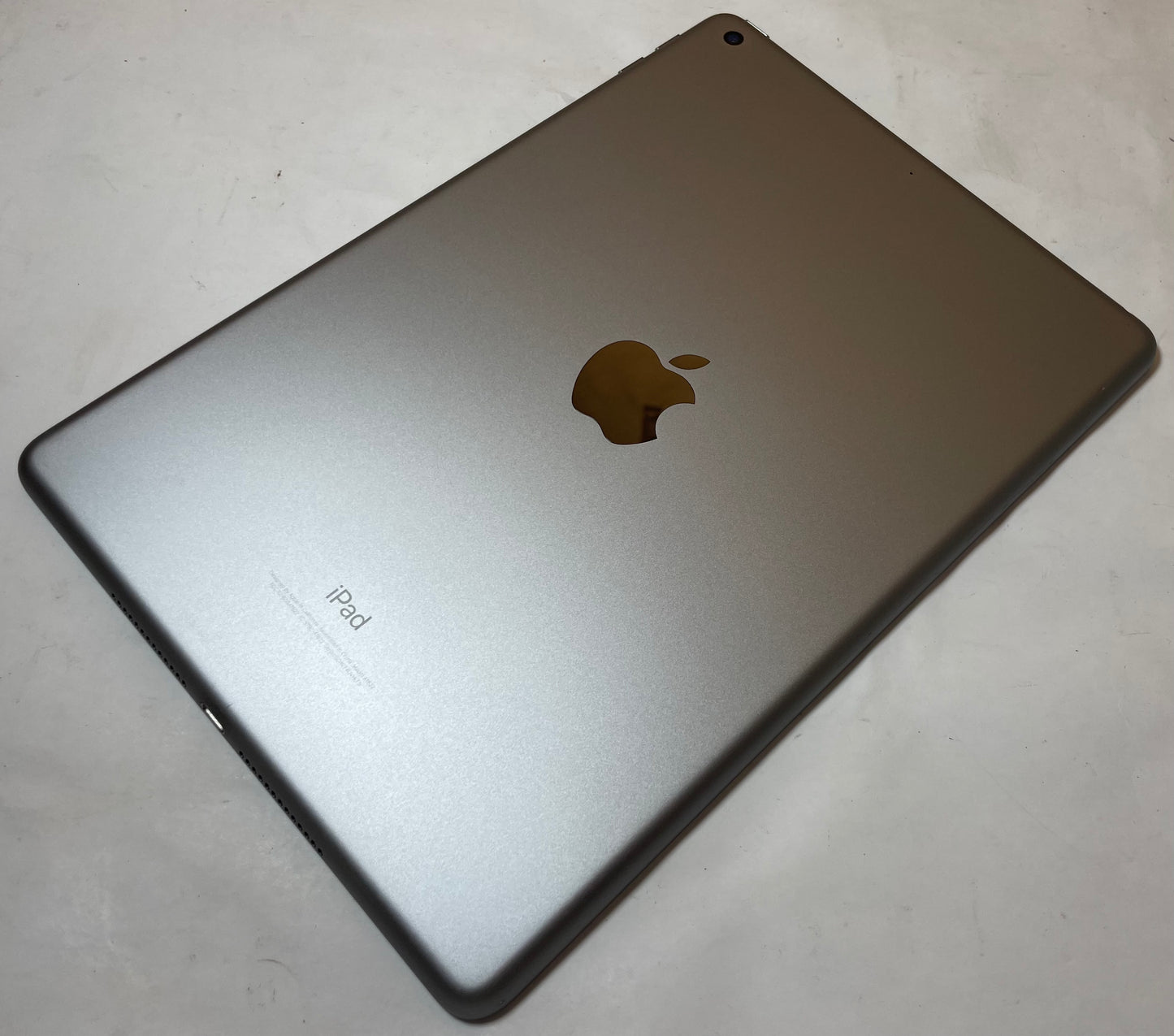 Apple iPad 5th Gen A1822 9.7" 32GB WiFi Only Gray iOS -Very Good