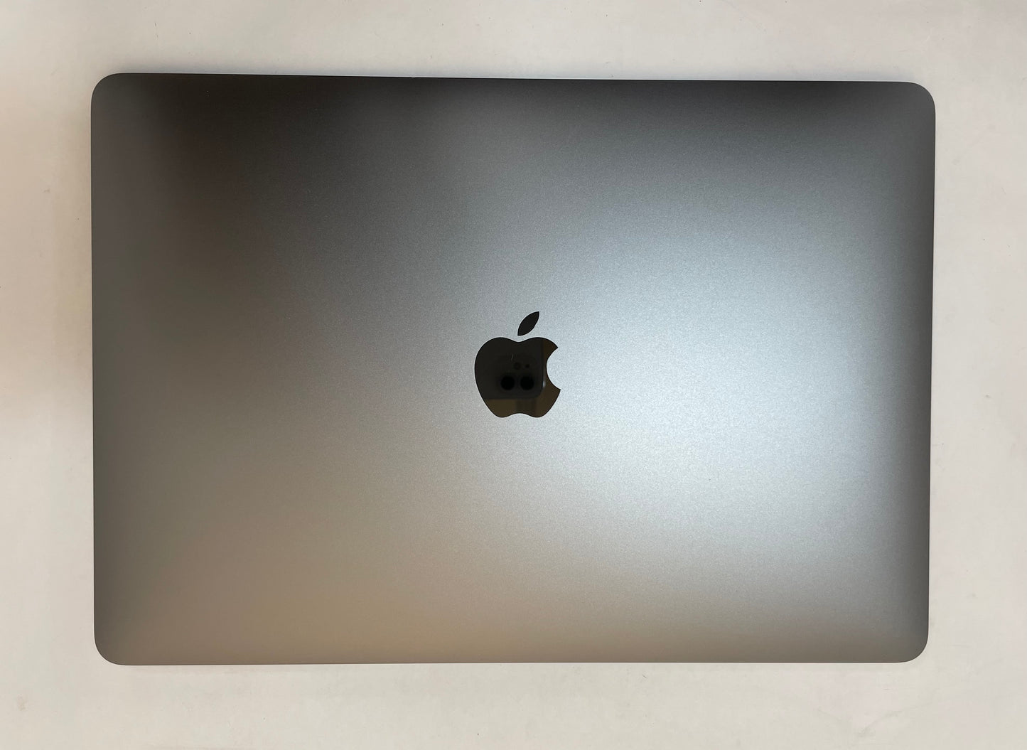 APPLE MacBook Air A2337 2020 13" Apple M1 8GB 512GB SSD Gray Sequoia -Very Good