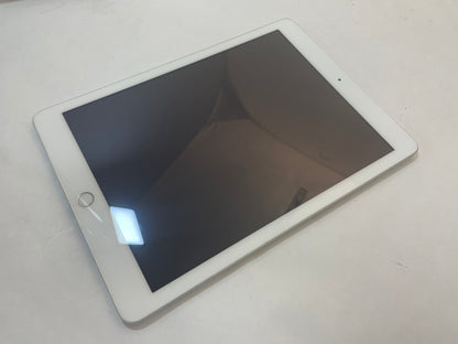 APPLE iPad 5th Gen A1823 9.7" 32GB Unlocked Silver/White iOS -Very Good