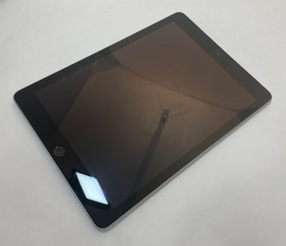 APPLE iPad 6th Gen A1954 9.7" 32GB Unlocked Gray iOS -Very Good