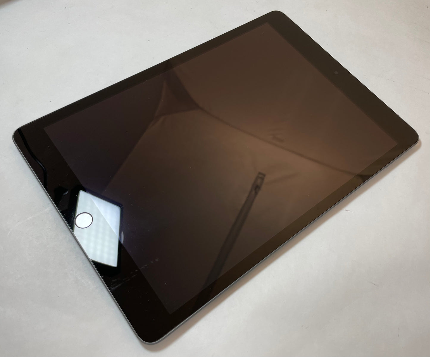 APPLE iPad 9th Gen A2603 10.2" Tablet 64GB Unlocked Space Gray iOS -Very Good