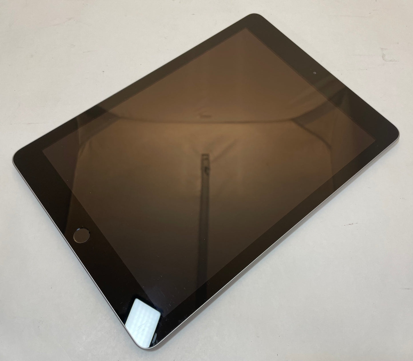 Apple iPad 6th Gen A1893 9.7" 128GB WiFi Only Gray iOS -Good