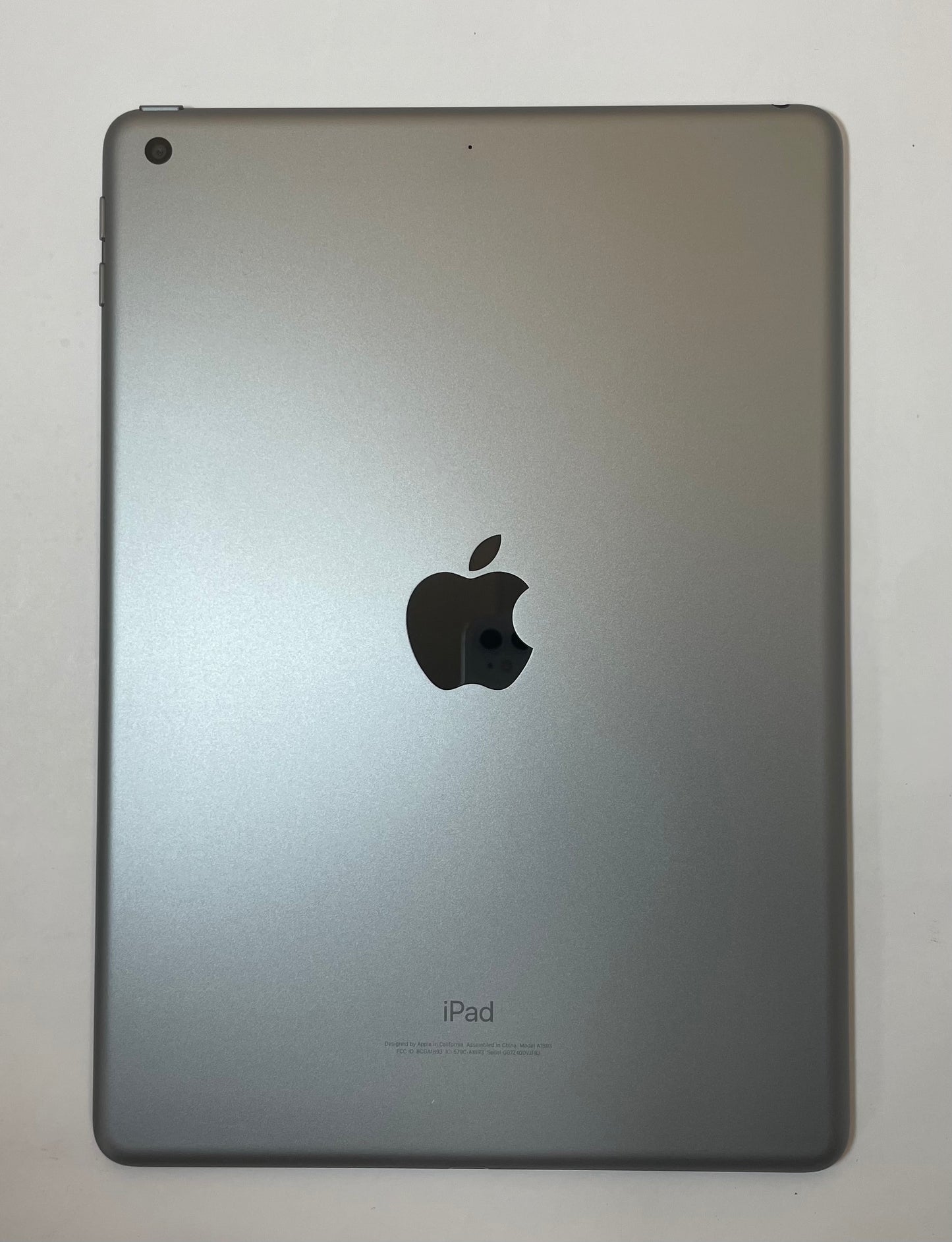 Apple iPad 6th Generation A1893 9.7" 32GB Wi-Fi Gray iOS -Very Good