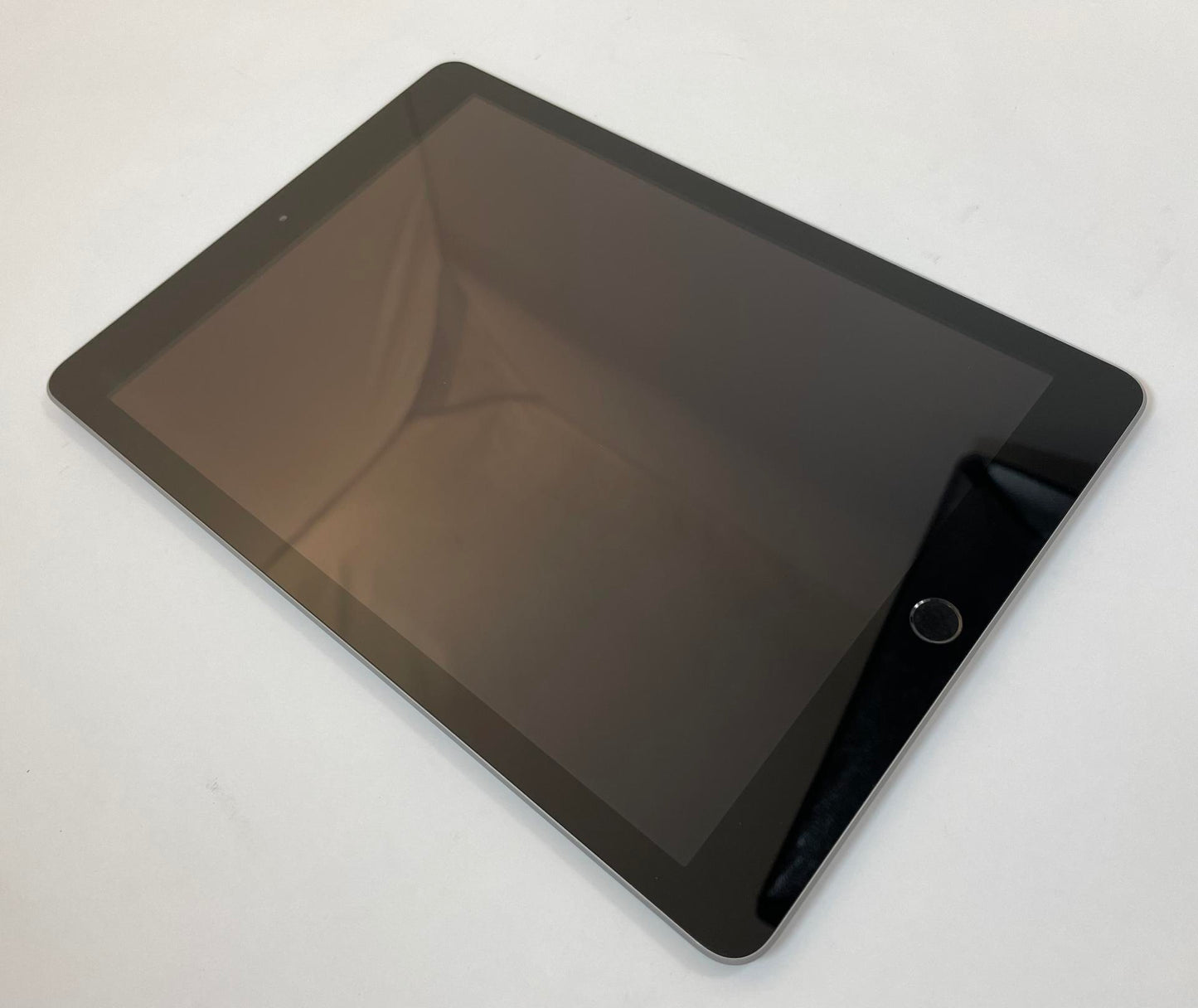 Apple iPad 6th Gen A1893 9.7" 32GB WiFi Only Gray iOS -Good