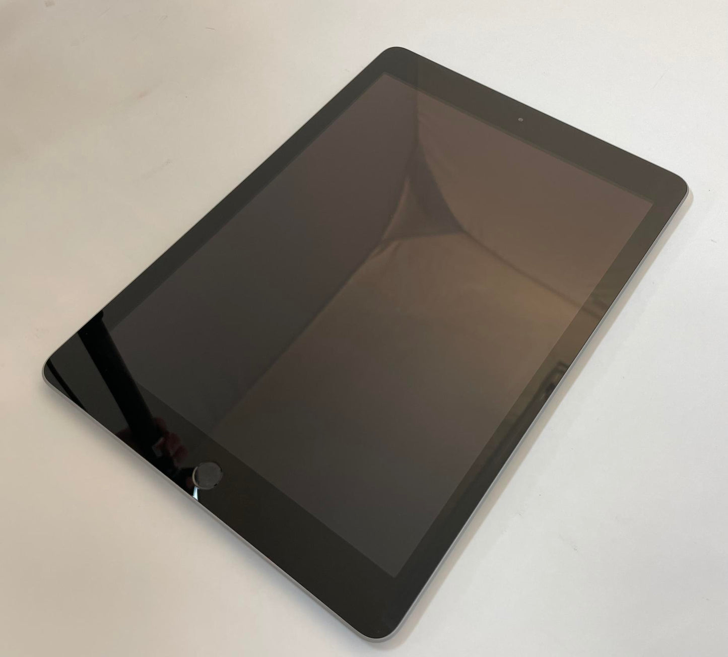 Apple iPad 6th Gen A1893 9.7" 32GB WiFi Only Gray iOS -Good