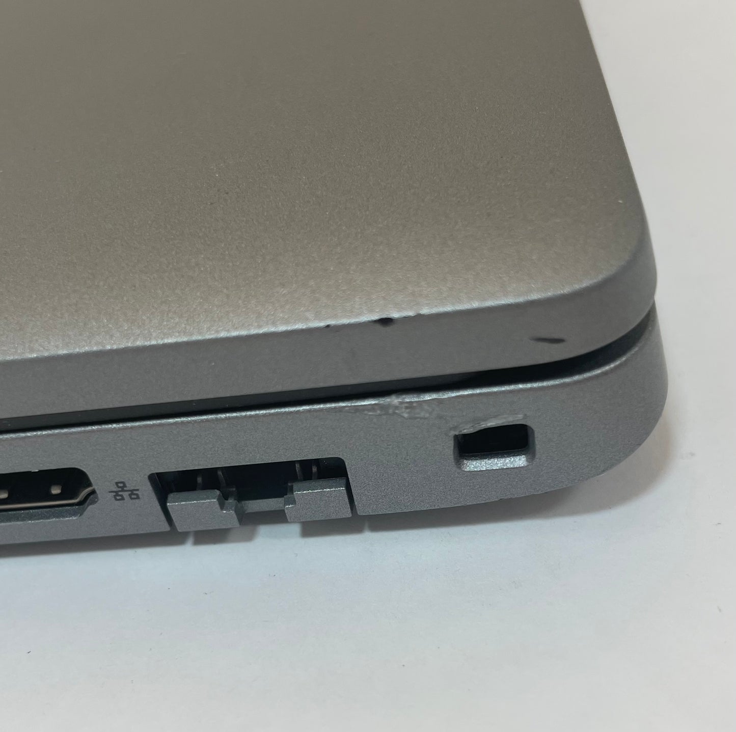 DELL PRECISION 3570 15" Laptop i5-1245U 16GB 256GB NVMe WIN11 Quadro T550 -Good