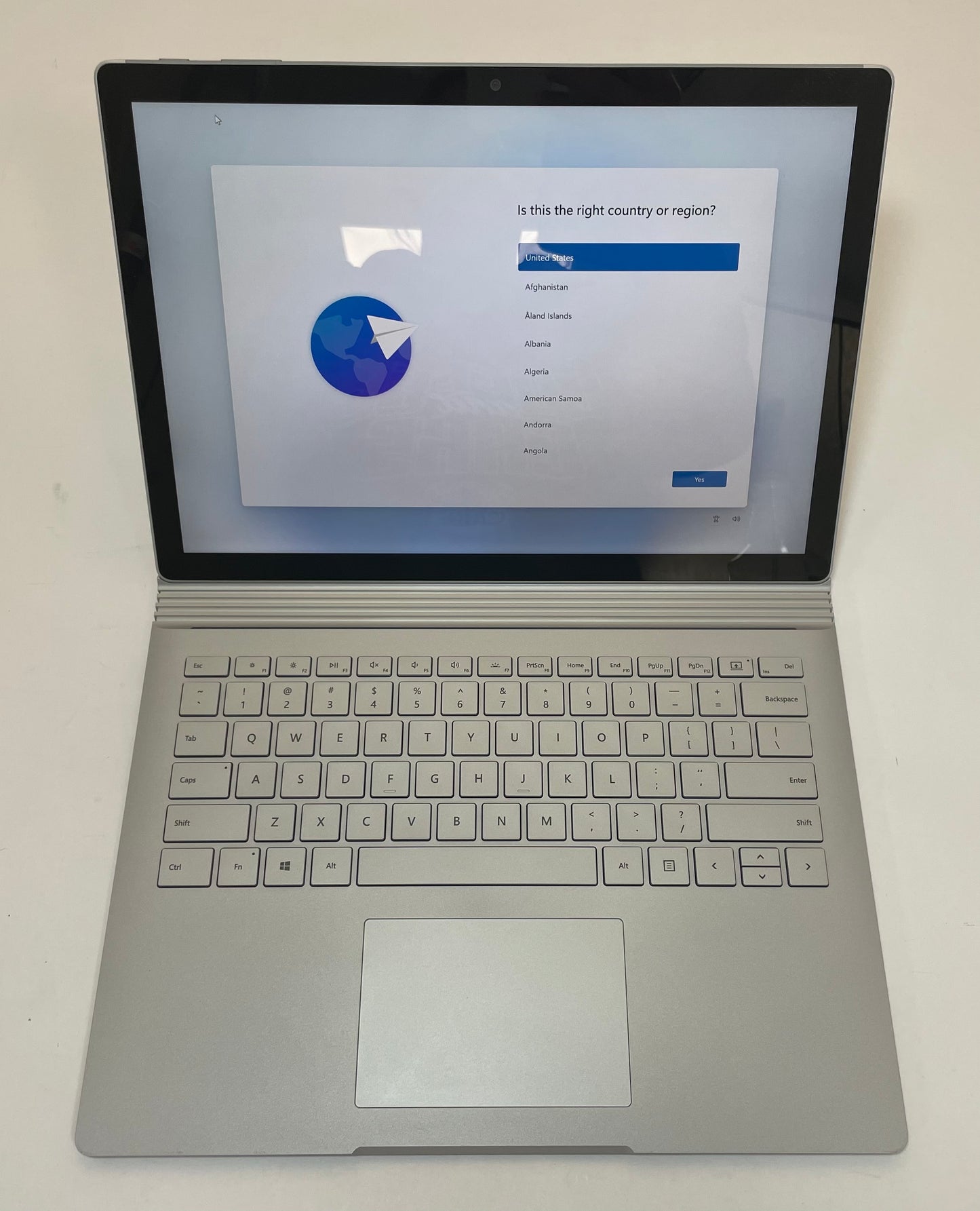 MICROSOFT Surface Book 2 13" Core i7 8650U 8GB 256GB NVMe Windows 11 -Good