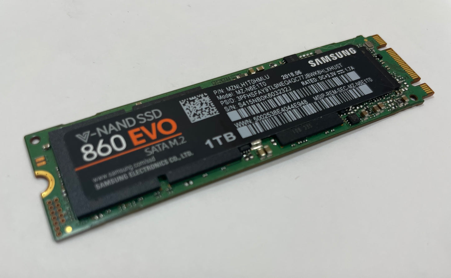 SAMSUNG 860 EVO MZ-N6E1T0 1TB SATA M.2 Internal Solid State Drive