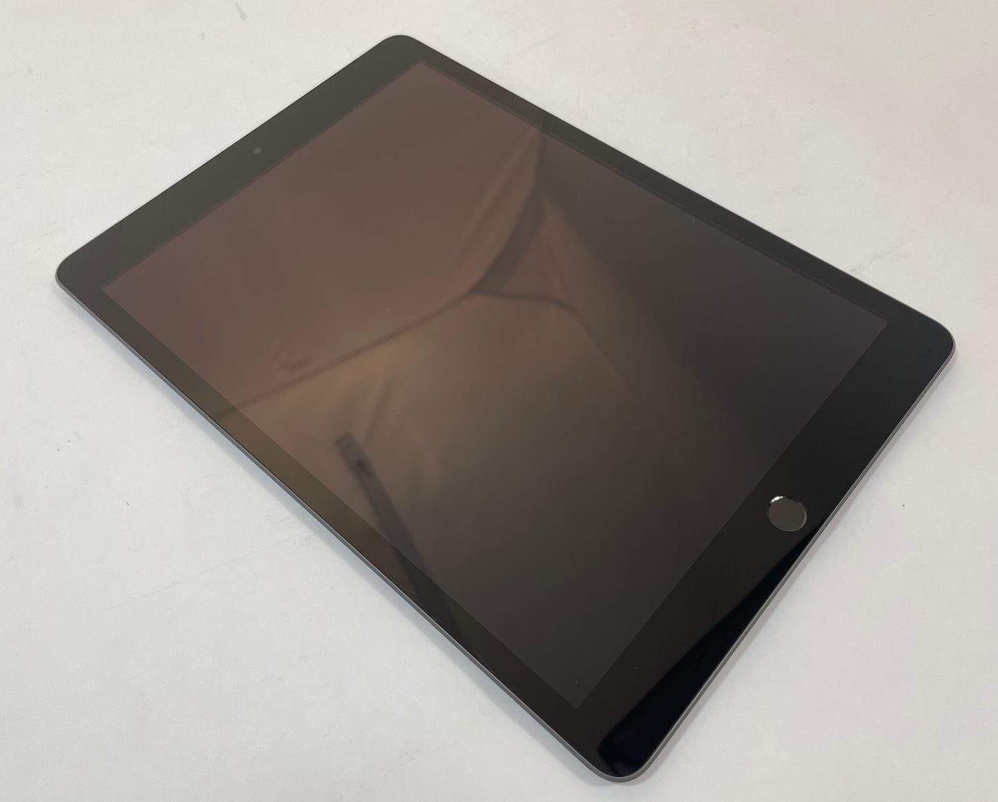 APPLE iPad 9th Gen A2603 10.2" 64GB Wi-Fi + Cellular Gray iOS