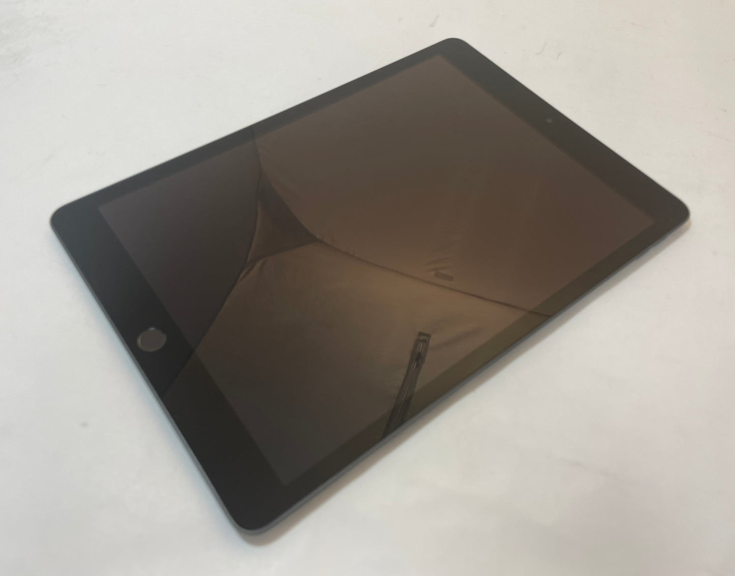 APPLE iPad 9th Gen A2603 10.2" 64GB Wi-Fi + Cellular Gray iOS -Very Good