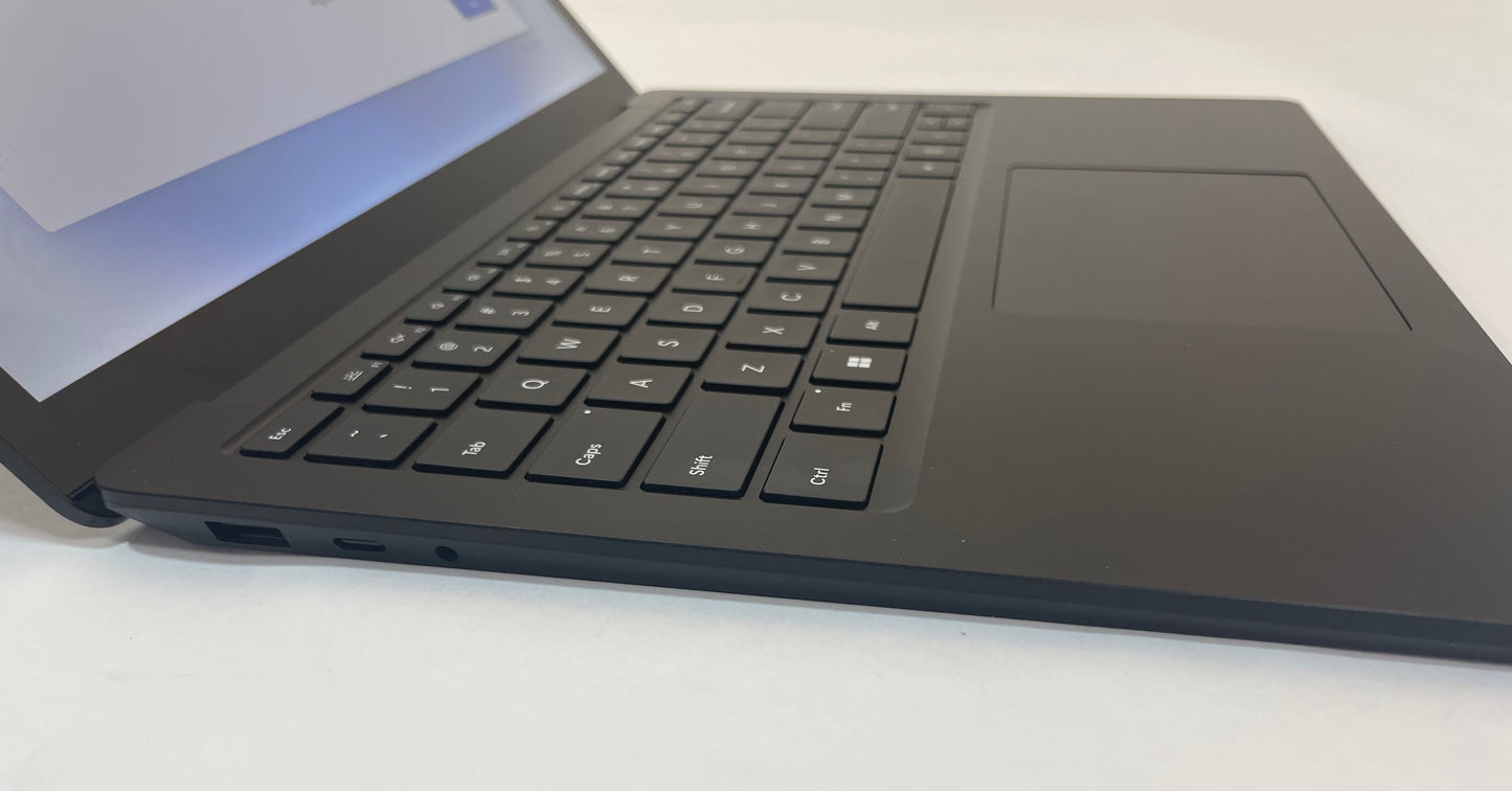 MICROSOFT Surface Laptop 5 13.5" Core i7 1265U 16GB 255GB NVMe WIN11 -SEE PHOTOS