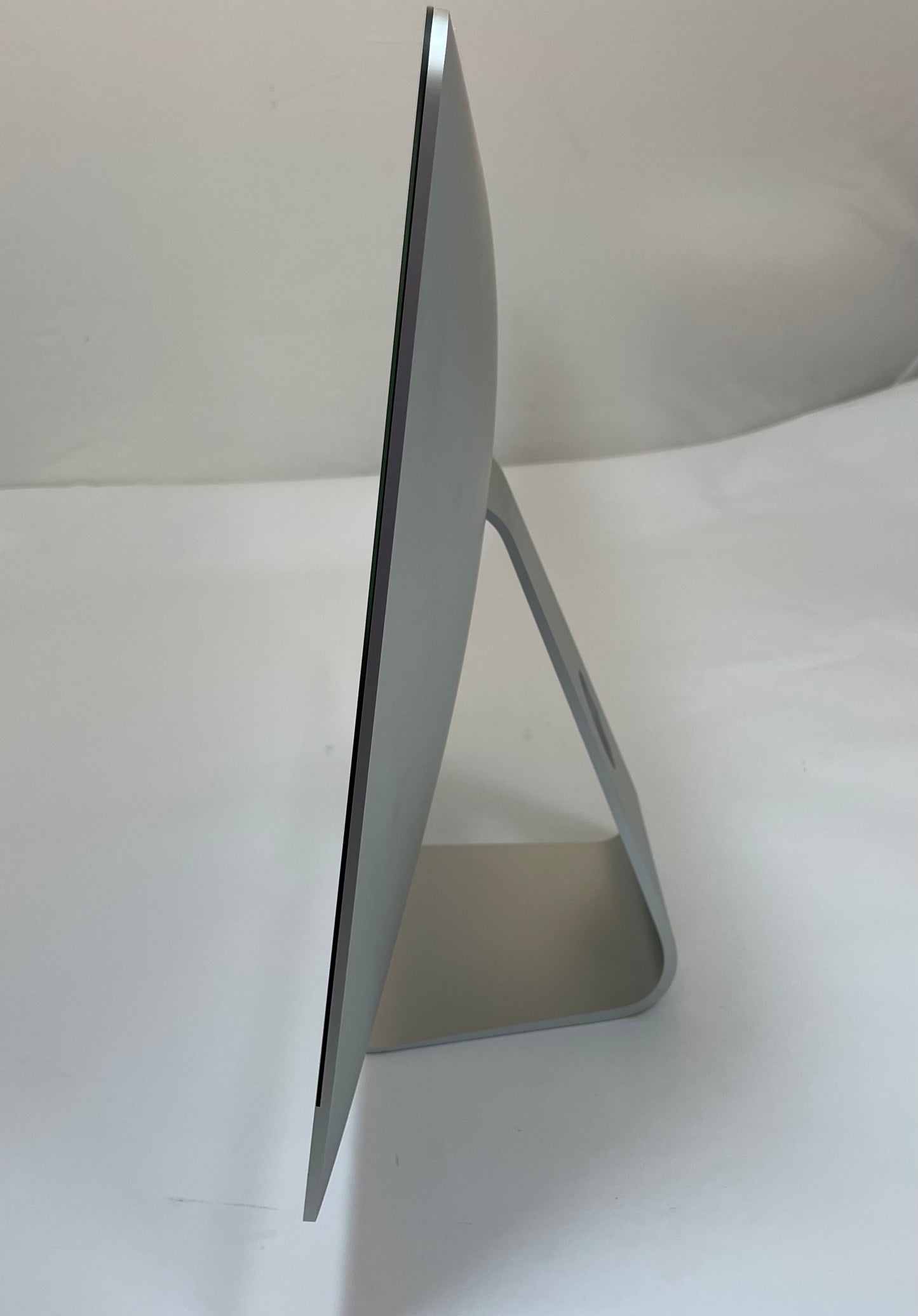 APPLE iMac A2116 2019 21.5" Core i7-8700 16GB 1TB HDD Silver Sequoia -Good