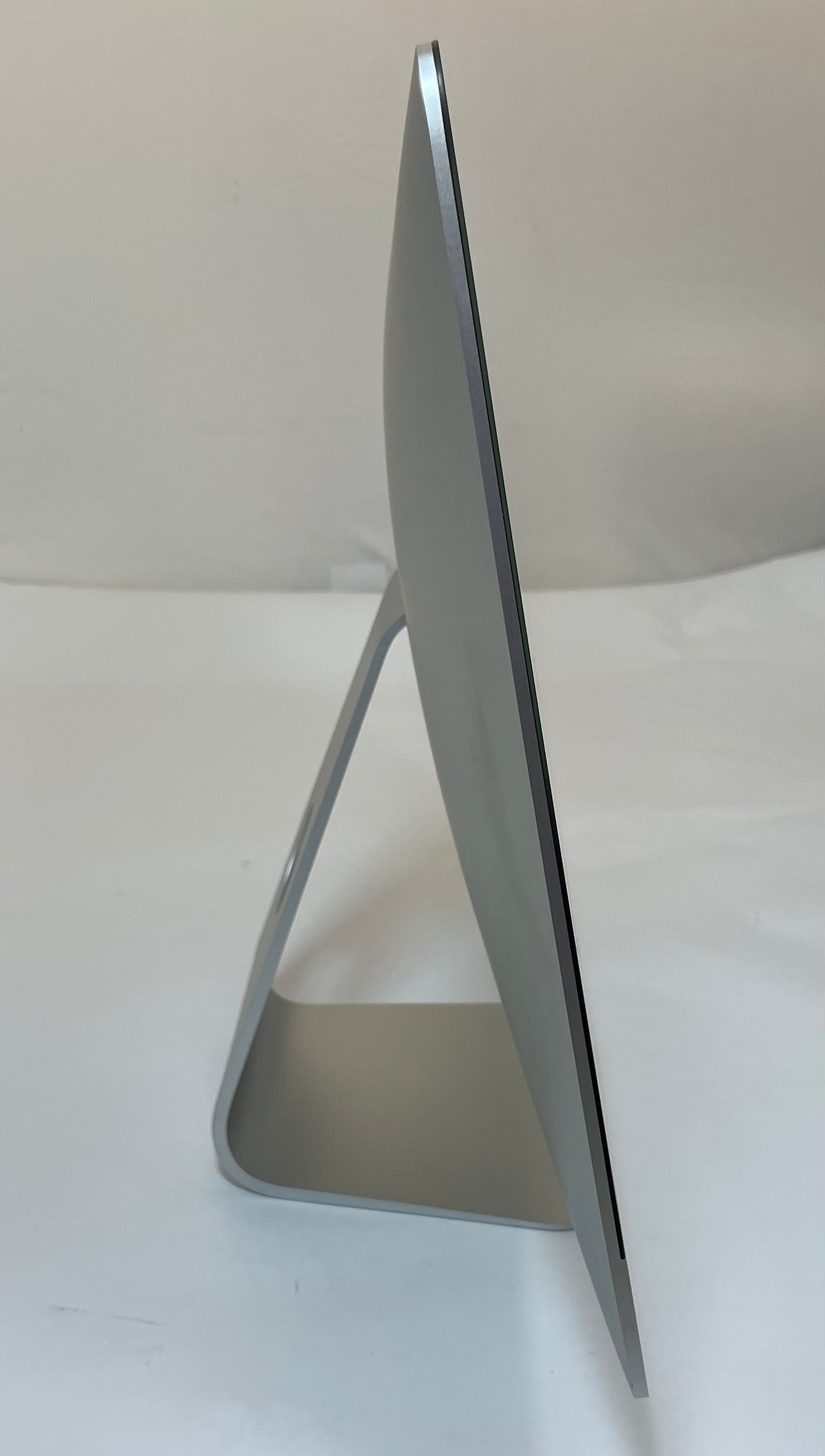 APPLE iMac A2116 2019 21.5" Core i7-8700 16GB 1TB HDD Silver Sequoia -Good