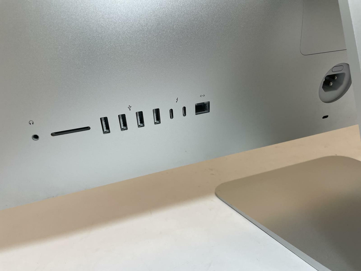 Apple iMac A1419 2017 27" Intel Core i5 7600K 16GB 512GB SSD Ventura -Good