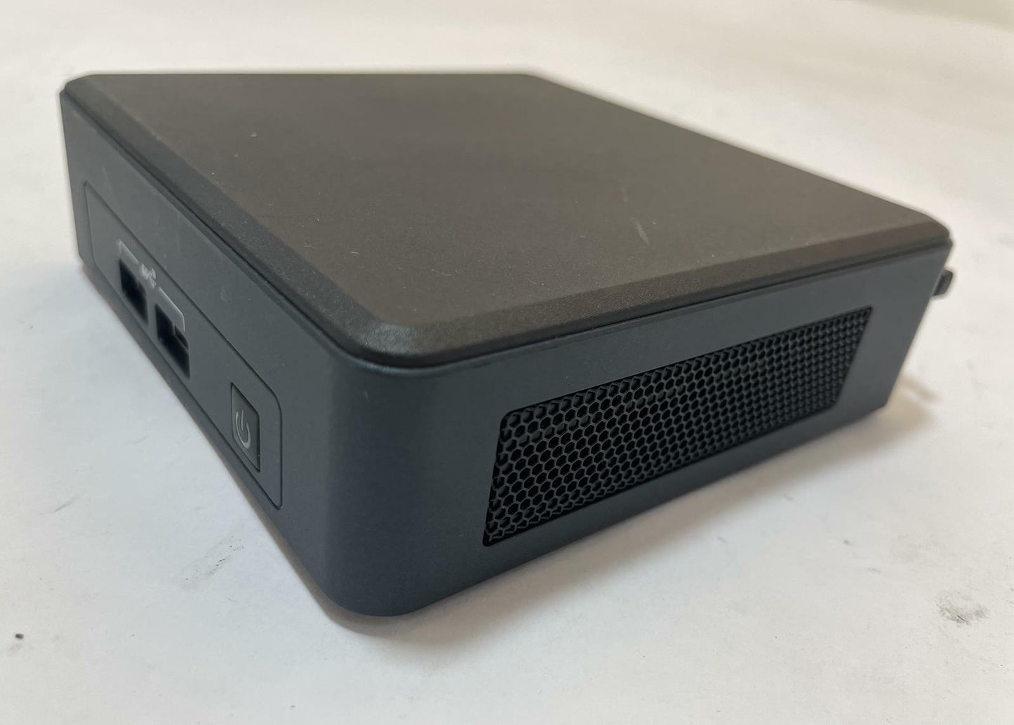 INTEL NUC11TNKi5 Core i5 1135G7 8GB 250GB NVMe NO OS or AC Included
