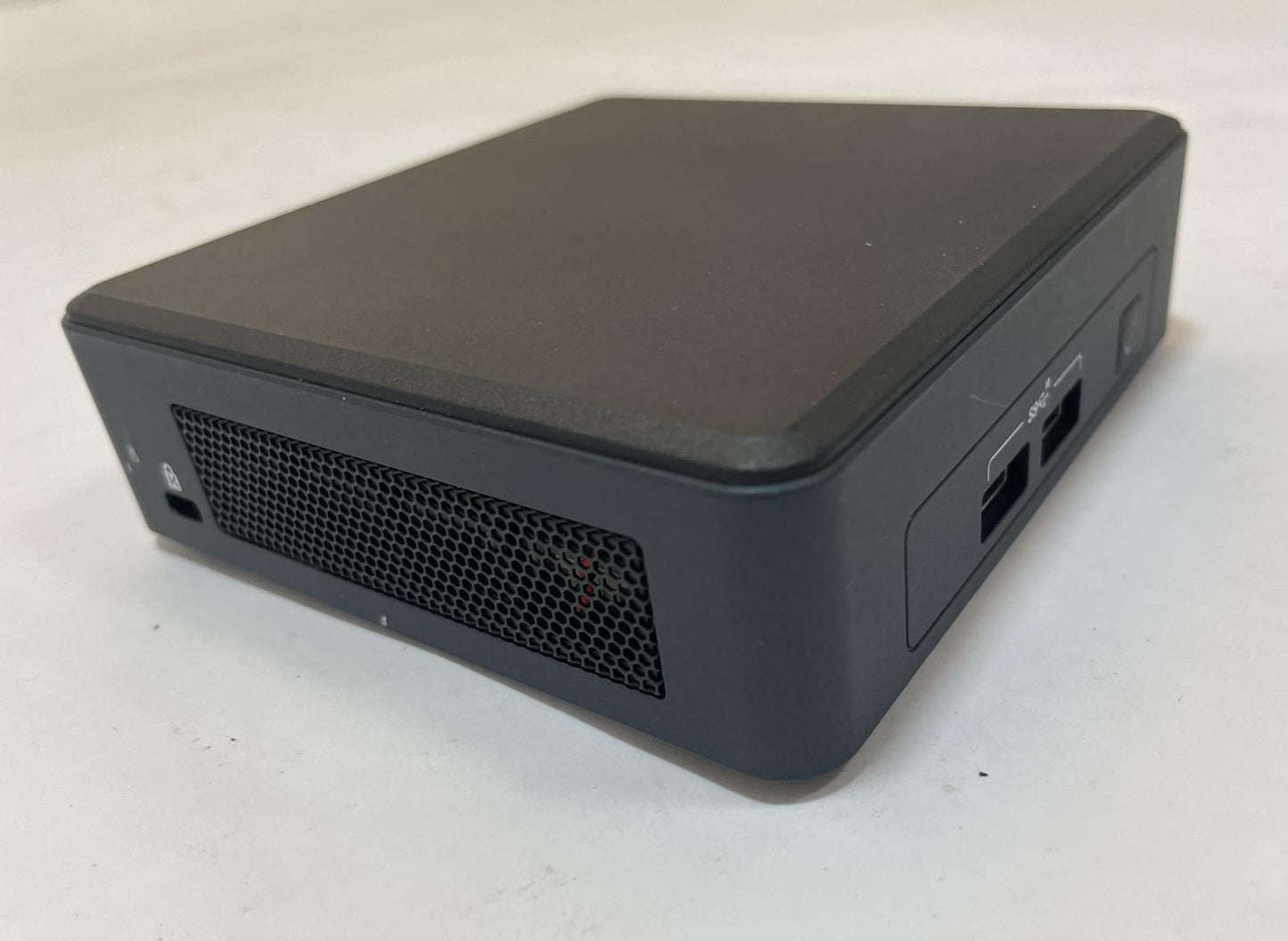 INTEL NUC11TNKi5 Core i5 1135G7 8GB 250GB NVMe NO OS or AC Included