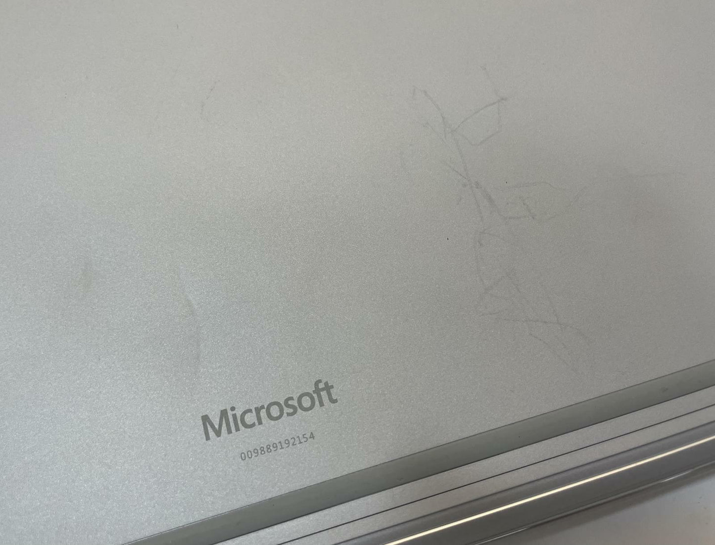 MICROSOFT Surface Book 2 13" Core i7 8650U 8GB 256GB NVMe Windows 11 -Good