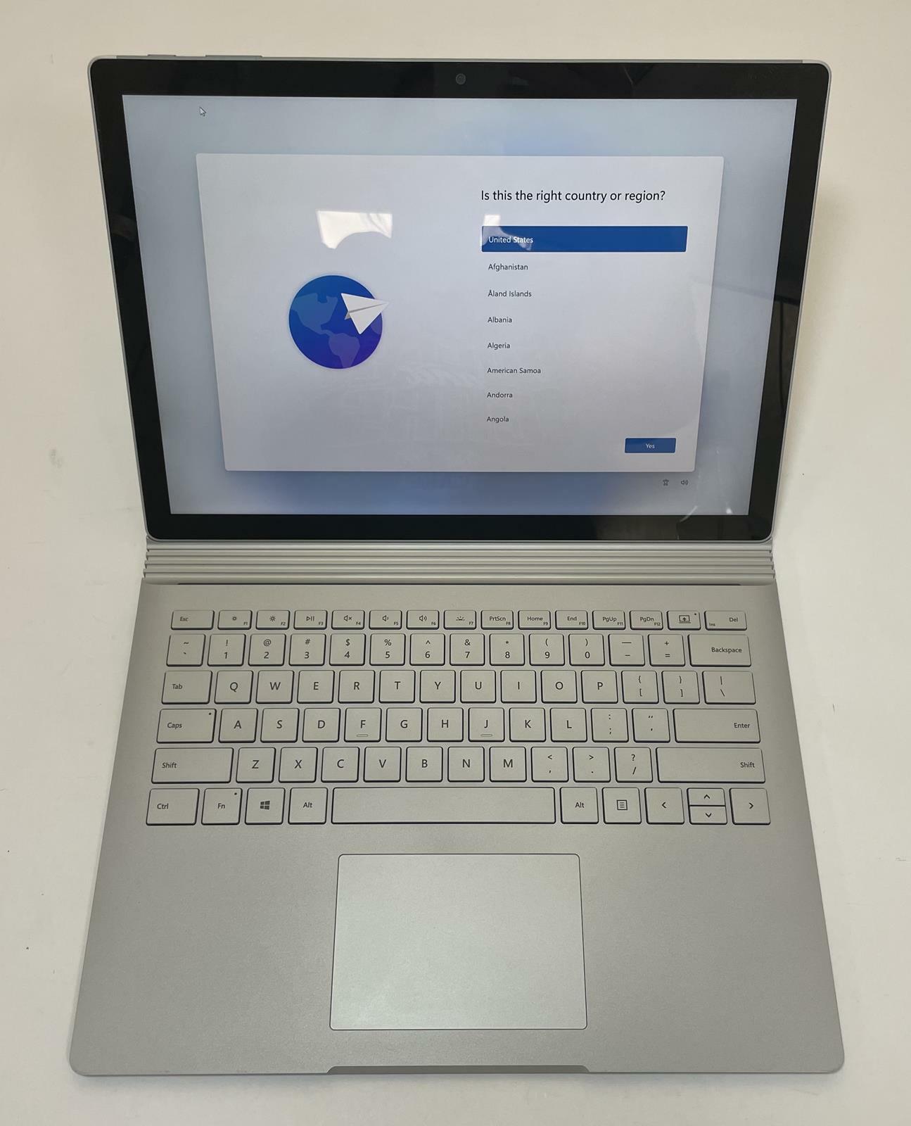 MICROSOFT Surface Book 2 13" Core i7 8650U 8GB 256GB NVMe Windows 11 -Good